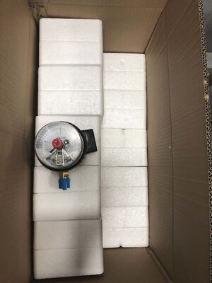 4-calowy (100 mm) elektryczny miernik ciśnienia kontaktowego z podwójnym sterowaniem granicznym i 380V 10VA do automatyzacji